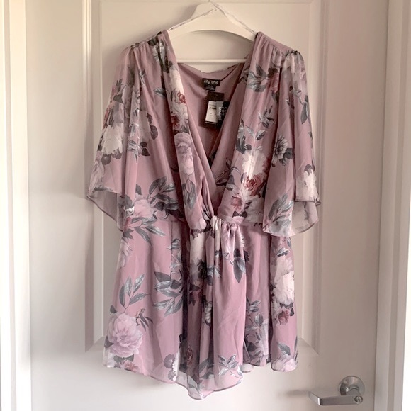 City Chic NEW Blouse Floral Short Sleeve V-neck Rosewood XXL Career Casual - Picture 2 of 12